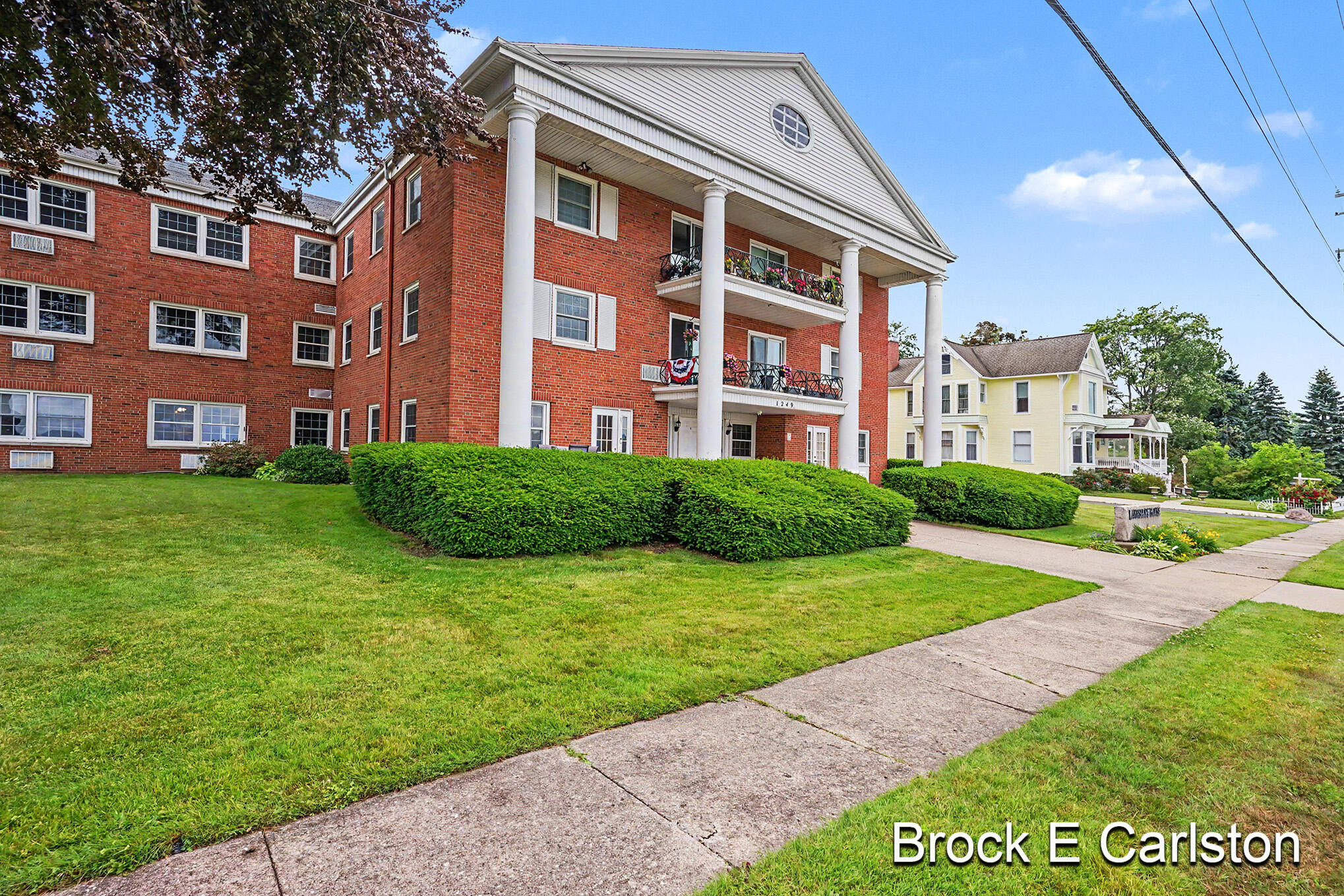 1249 Lakeshore Drive Muskegon MI 49441