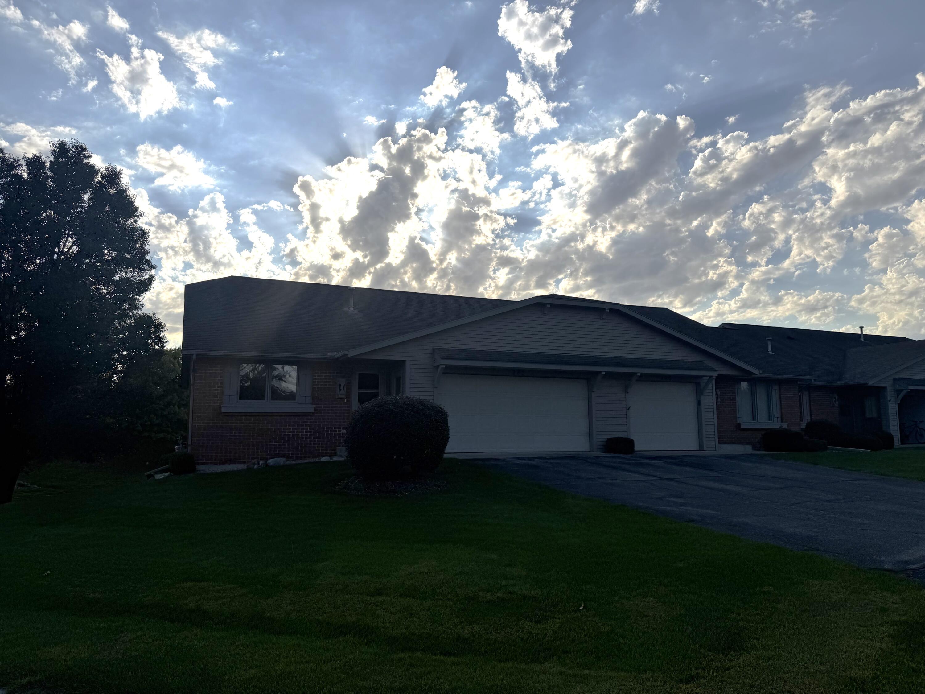 286 Molen Drive Zeeland MI 49464