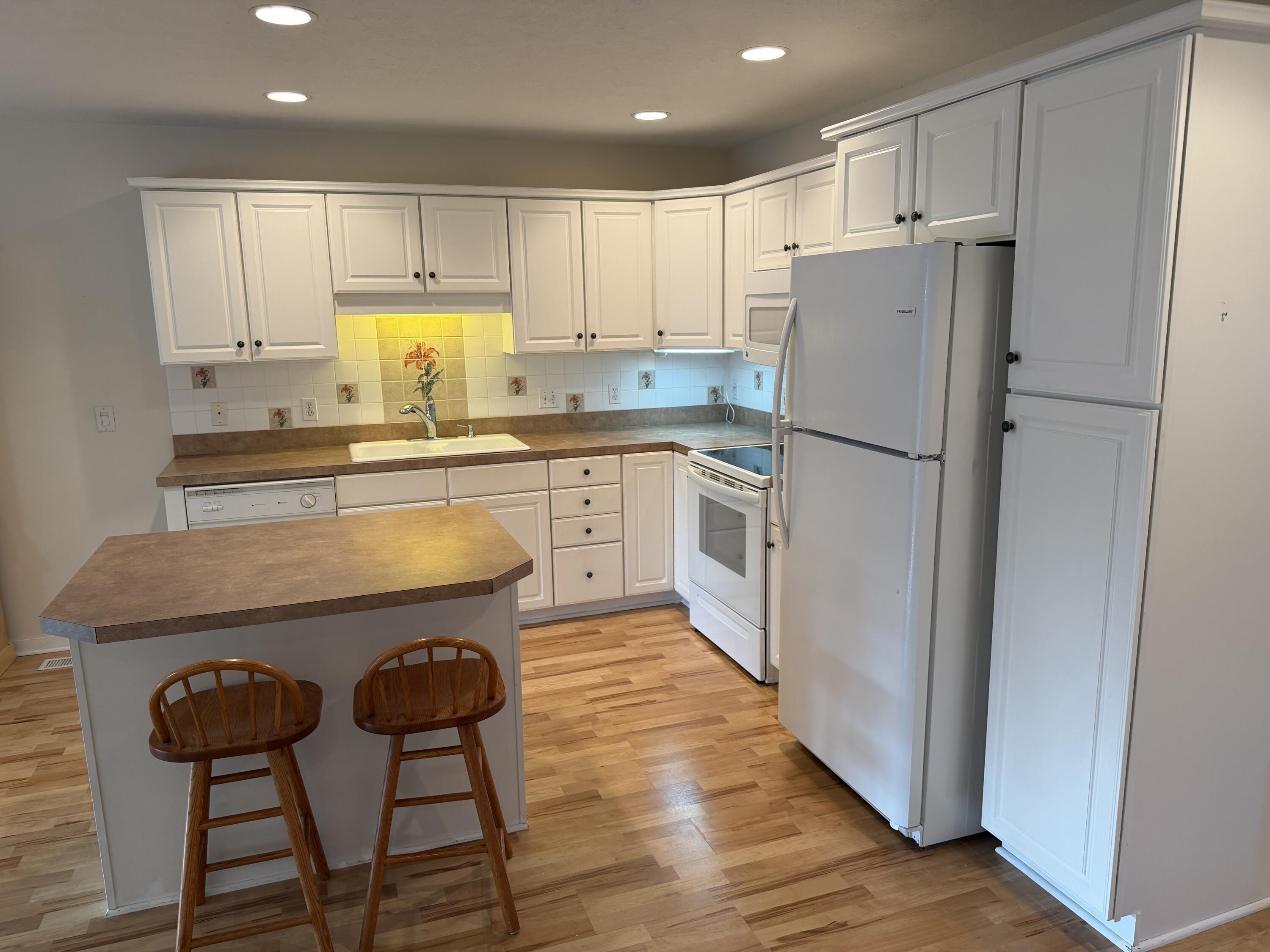 286 Molen Drive Zeeland MI 49464