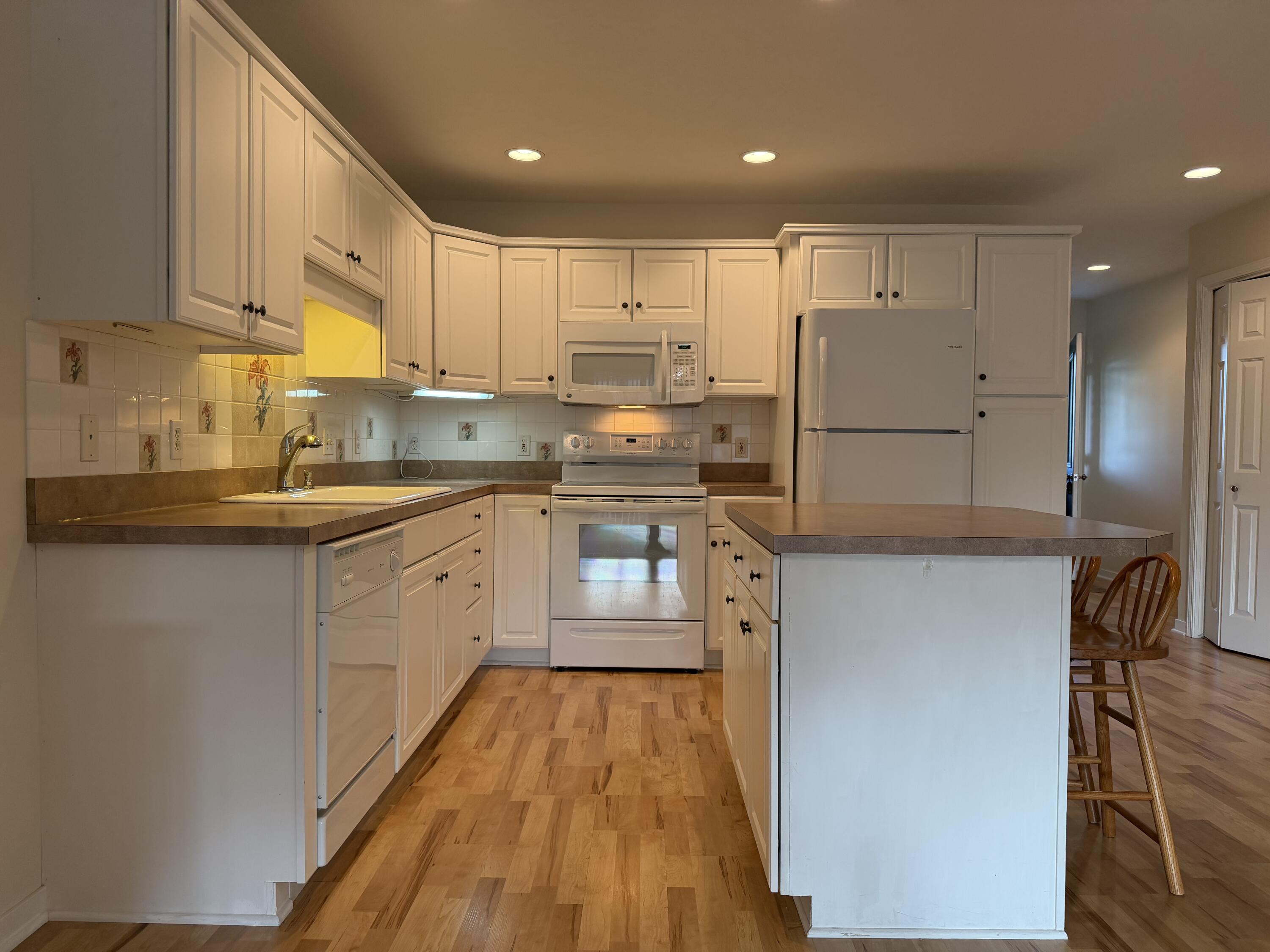 286 Molen Drive Zeeland MI 49464