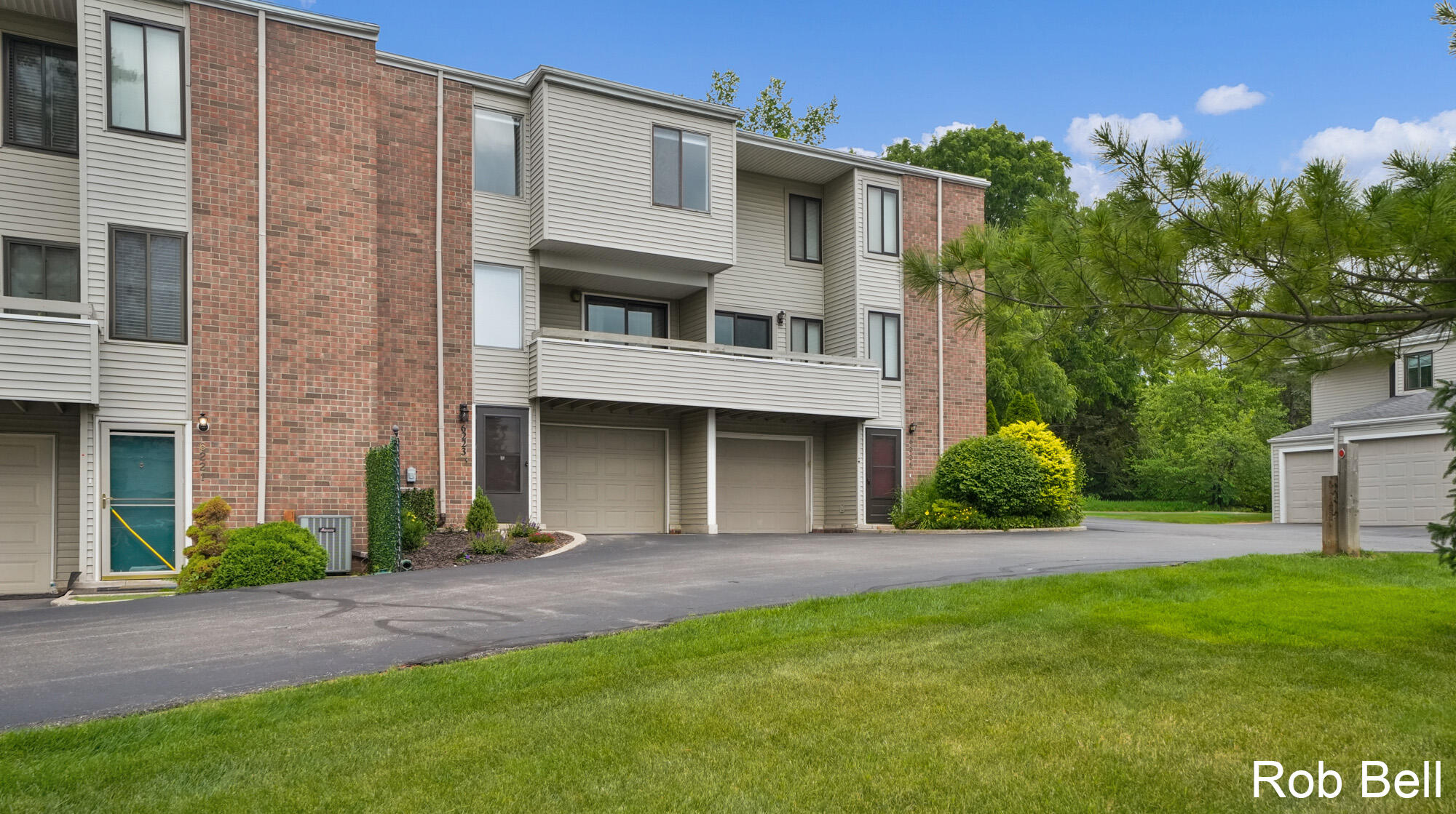 6223 Acropolis Drive SE Grand Rapids MI 49546