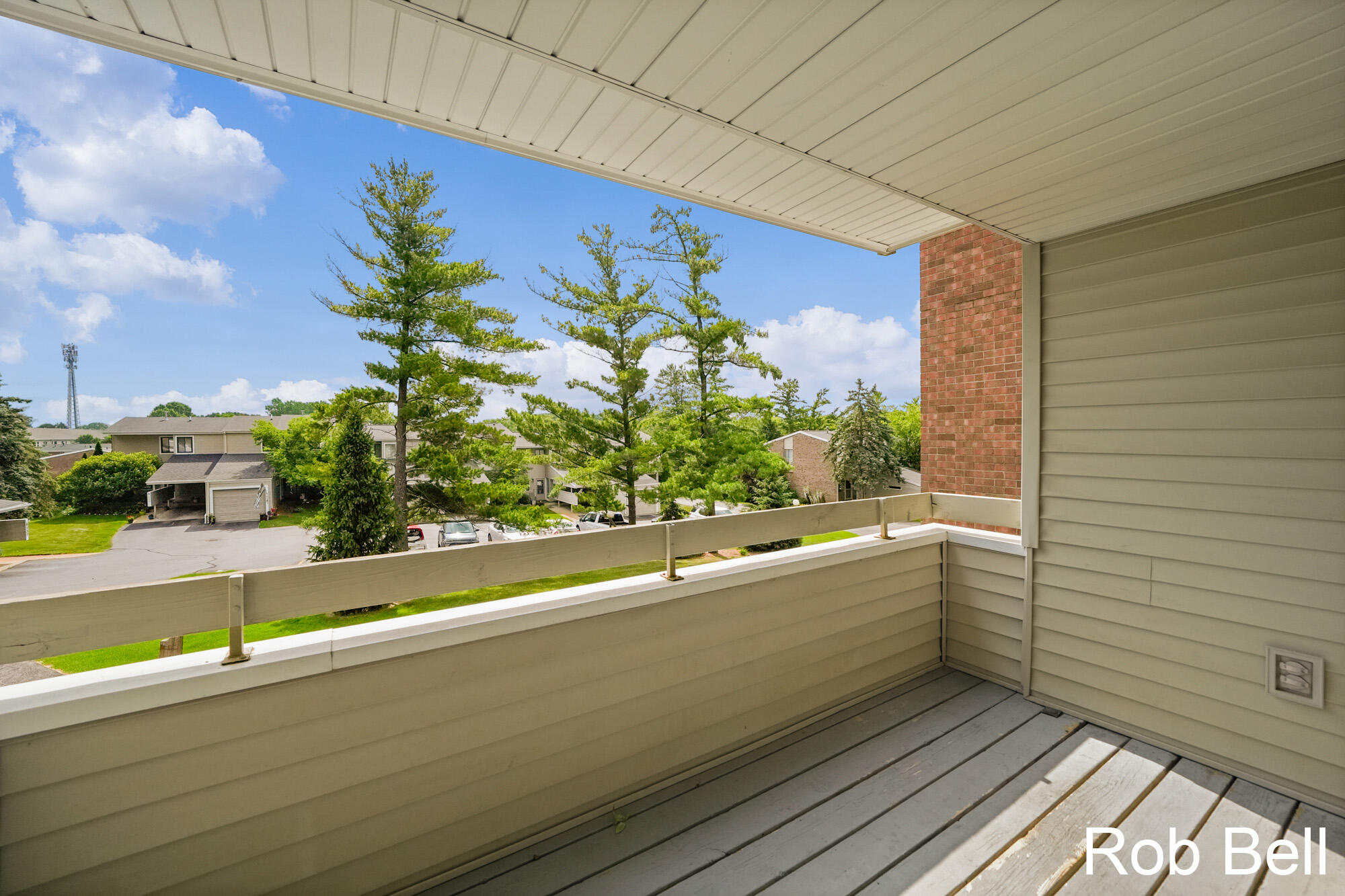 6223 Acropolis Drive SE Grand Rapids MI 49546