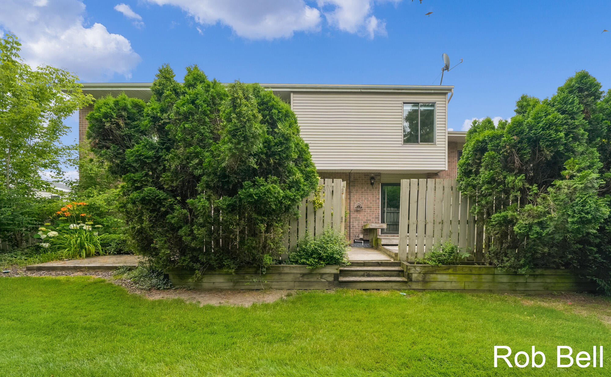 6223 Acropolis Drive SE Grand Rapids MI 49546
