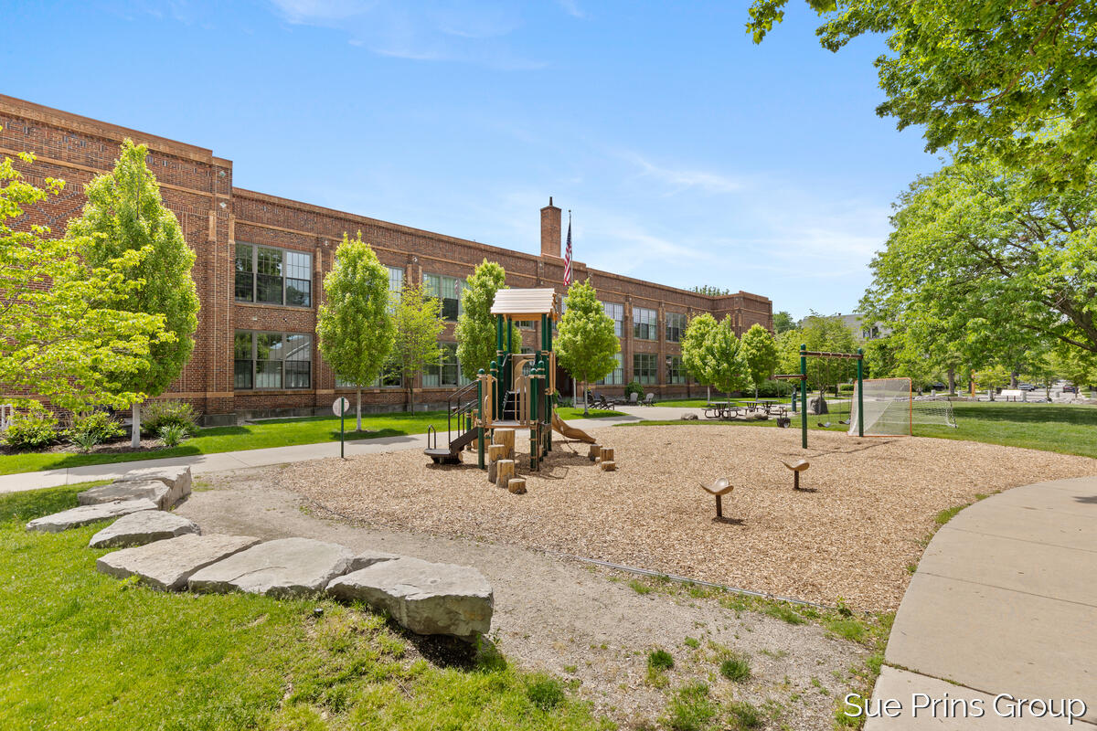156 W 11th Street Holland MI 49423