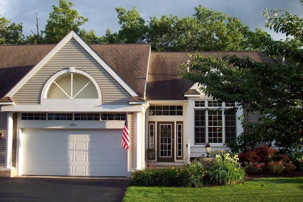 2554 Forest Hill Avenue SE Grand Rapids MI 49546