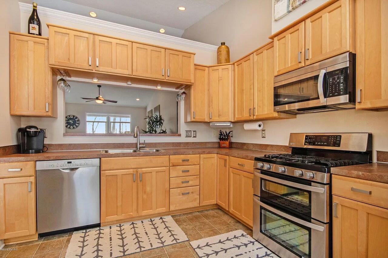 2554 Forest Hill Avenue SE Grand Rapids MI 49546