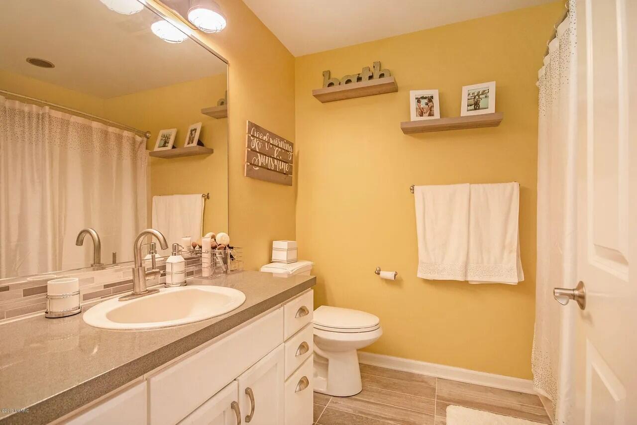 2554 Forest Hill Avenue SE Grand Rapids MI 49546