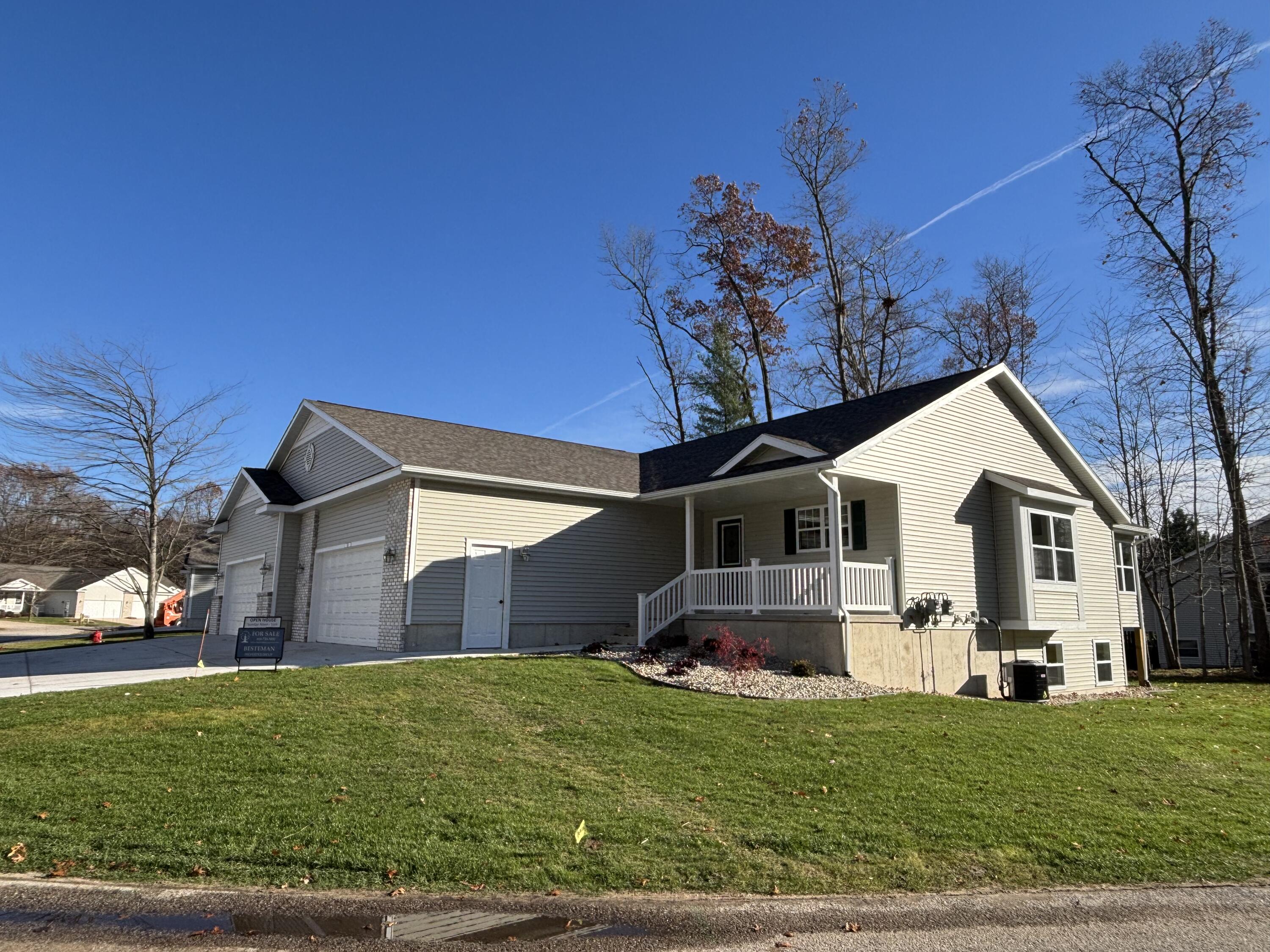 1516 W Addison Way Muskegon MI 49445