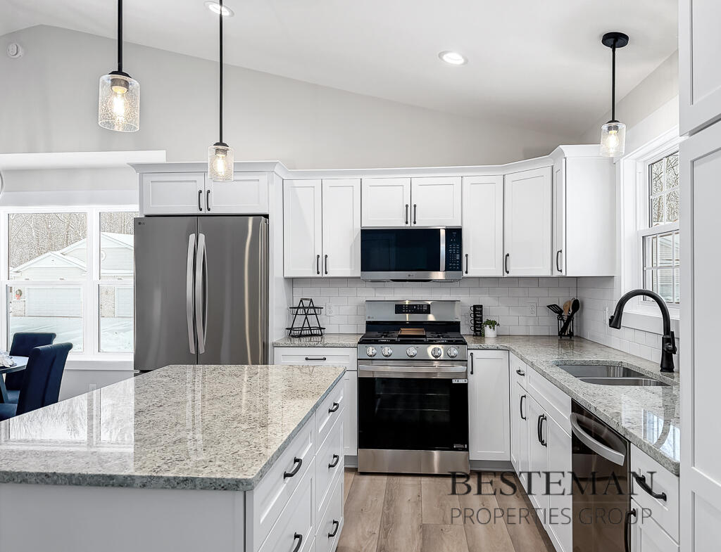 1516 W Addison Way Muskegon MI 49445