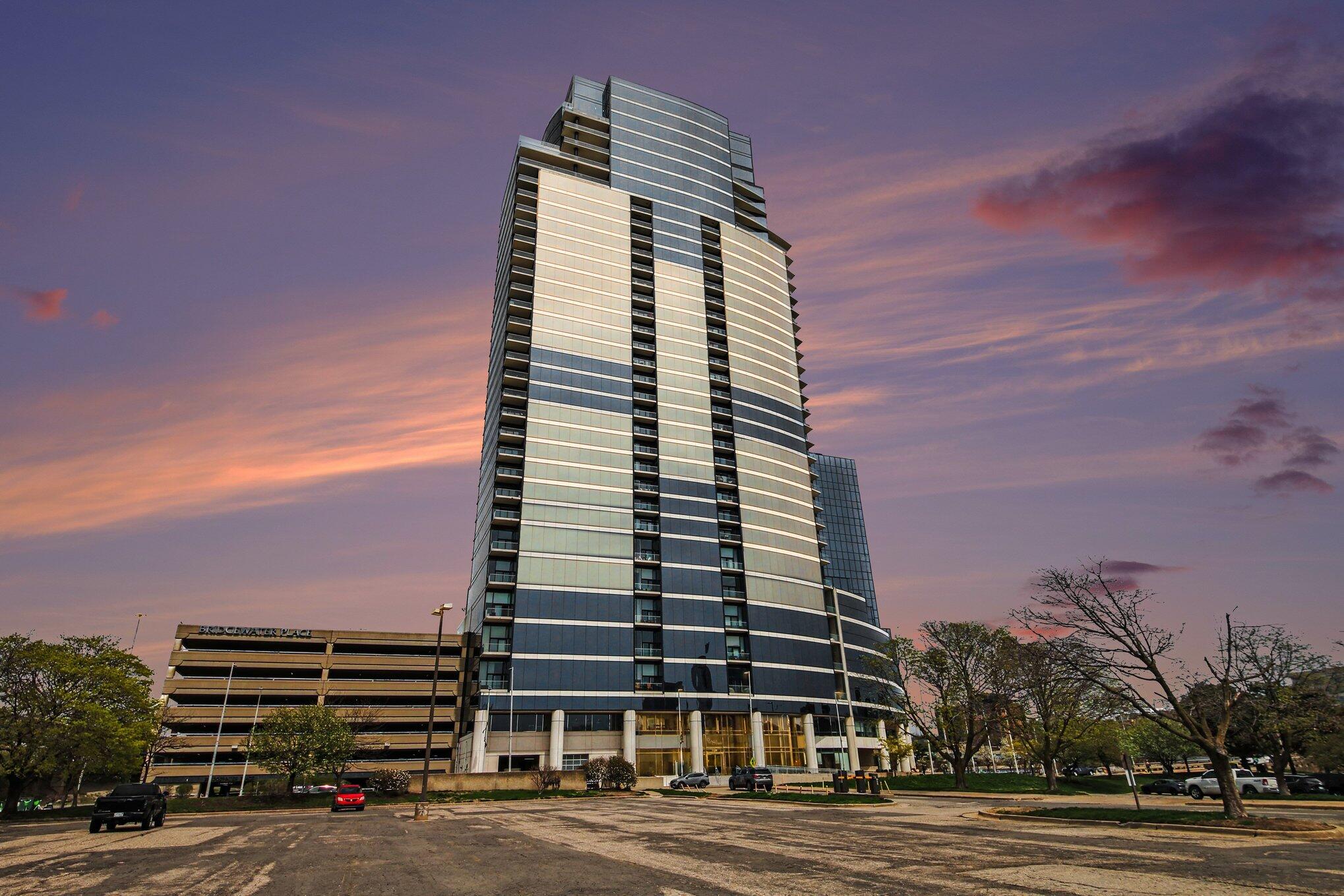 Grand Rapids MI, 335 Bridge Street NW, Unit 1900