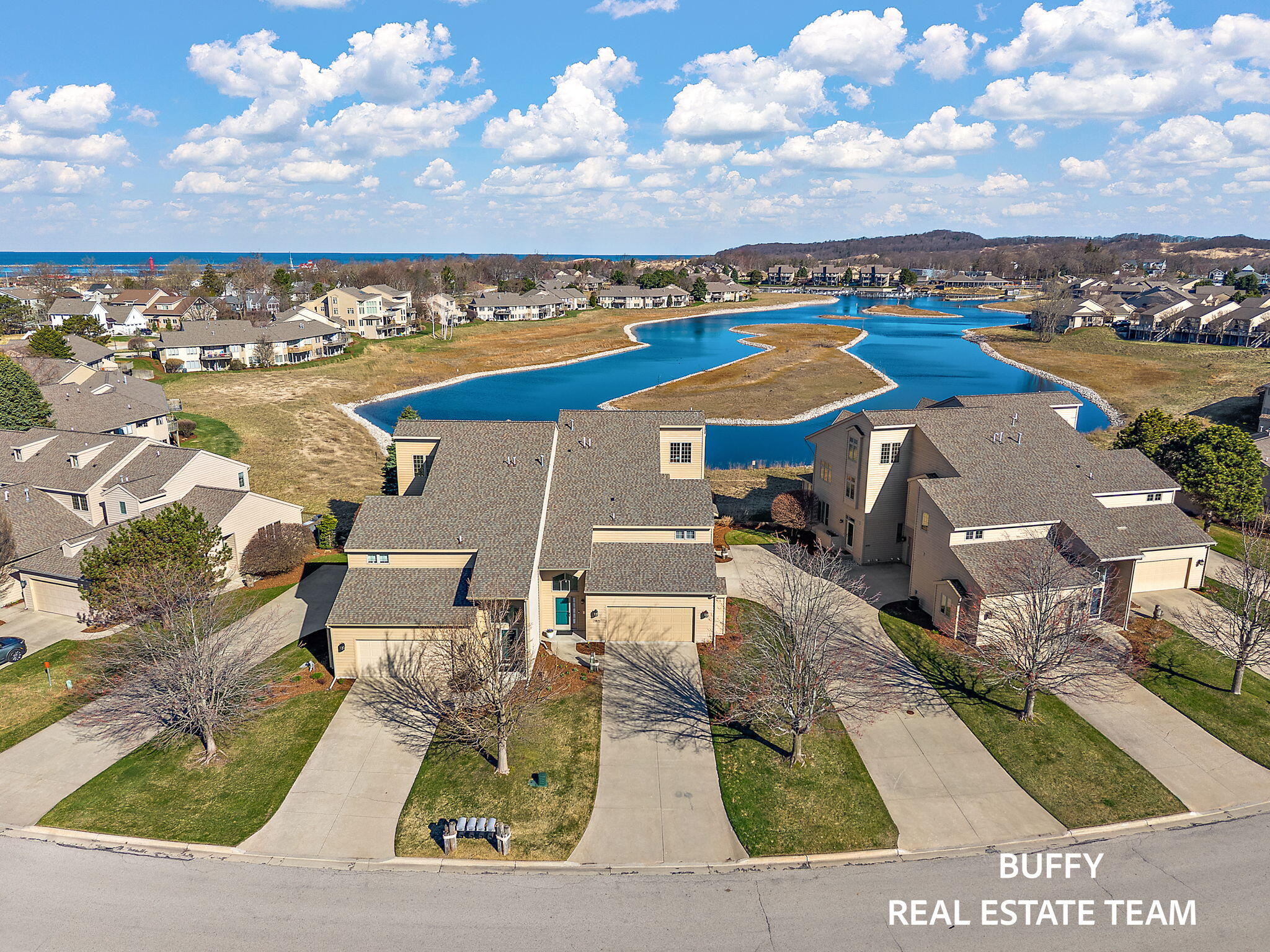 1671 E Harbour Towne Circle Muskegon MI 49441
