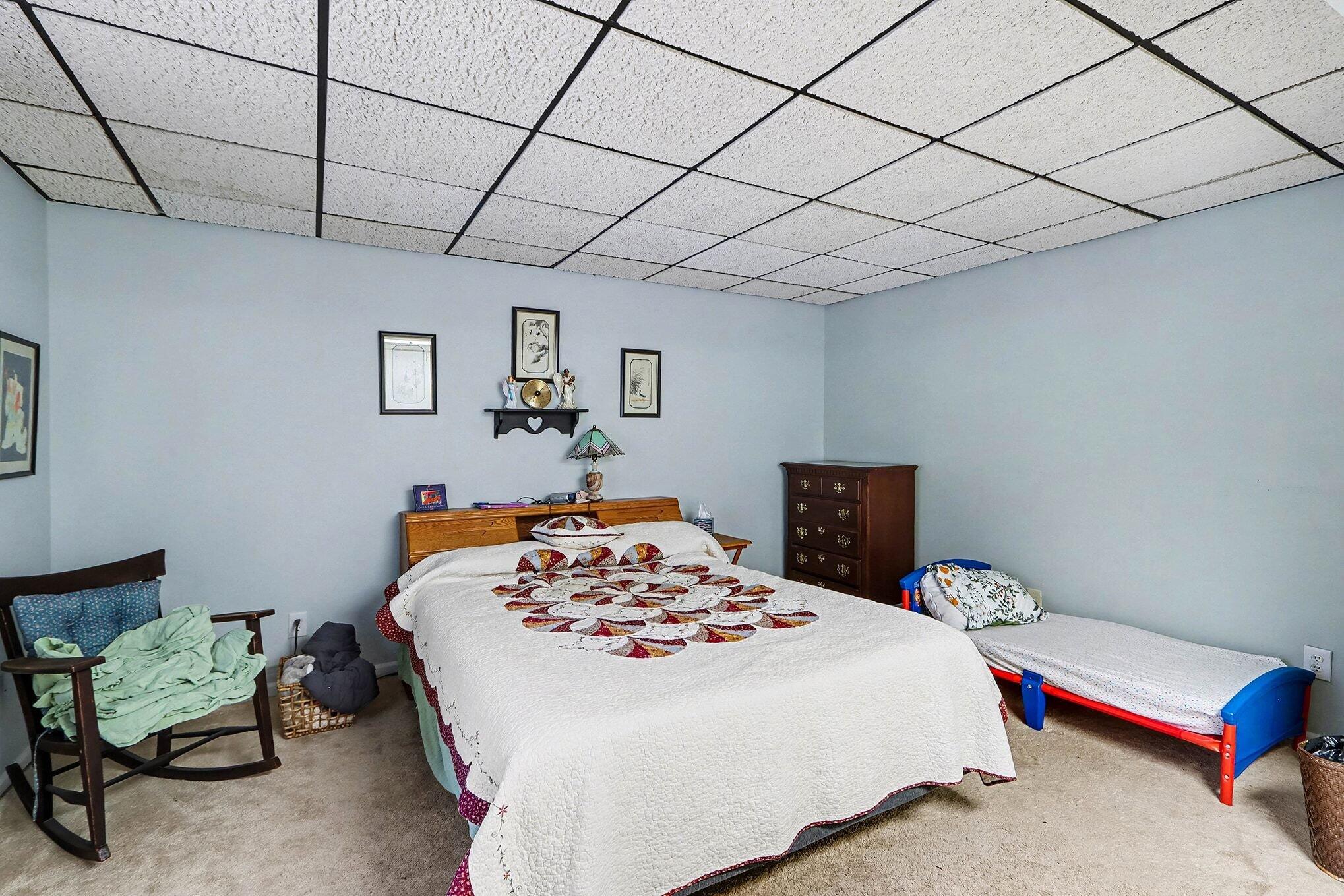 1008 Cohasset Lane Kalamazoo MI 49008