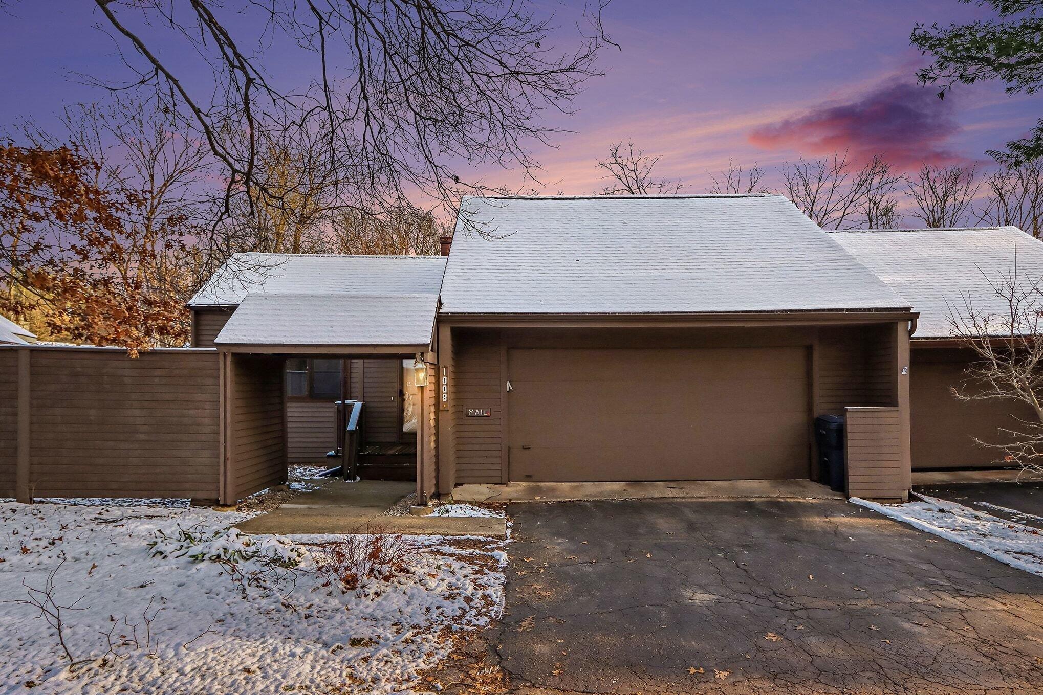 1008 Cohasset Lane Kalamazoo MI 49008