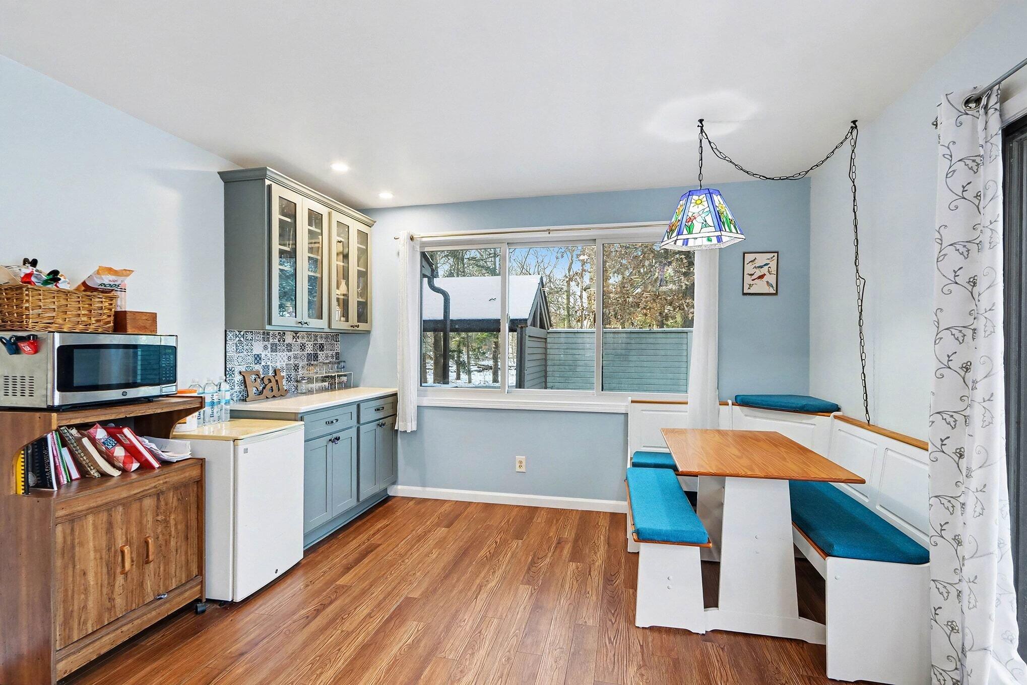 1008 Cohasset Lane Kalamazoo MI 49008