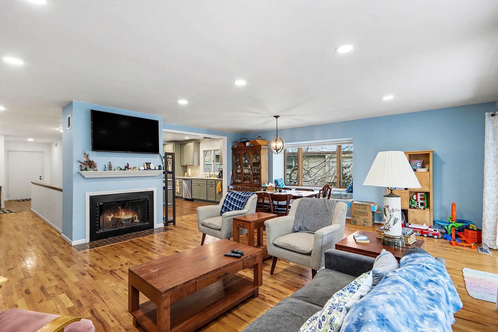 1008 Cohasset Lane Kalamazoo MI 49008