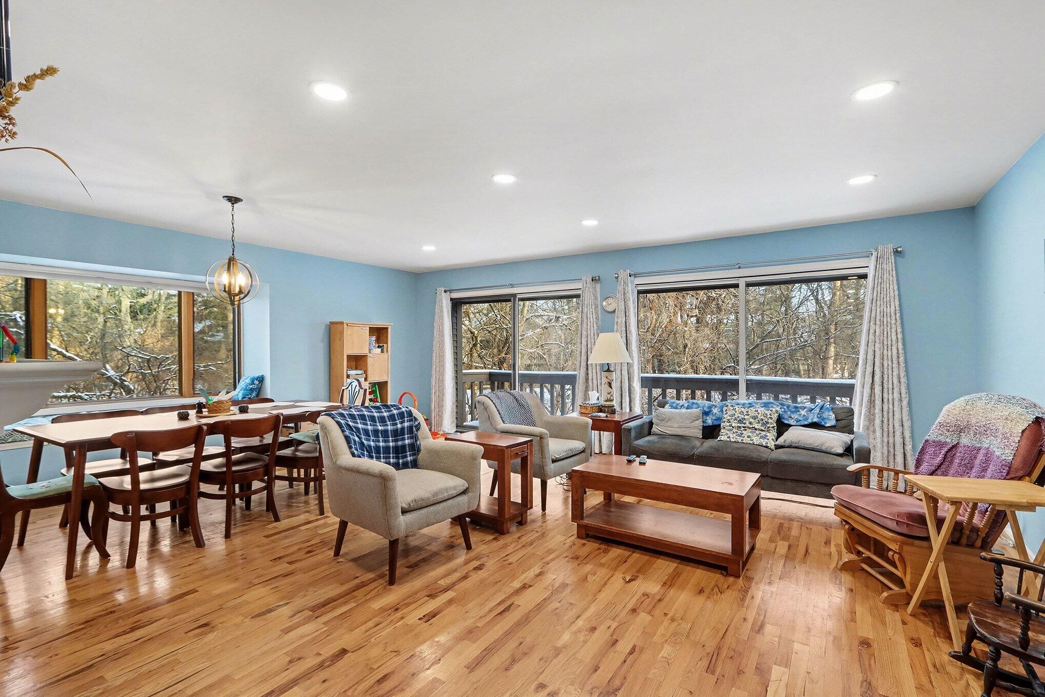 1008 Cohasset Lane Kalamazoo MI 49008