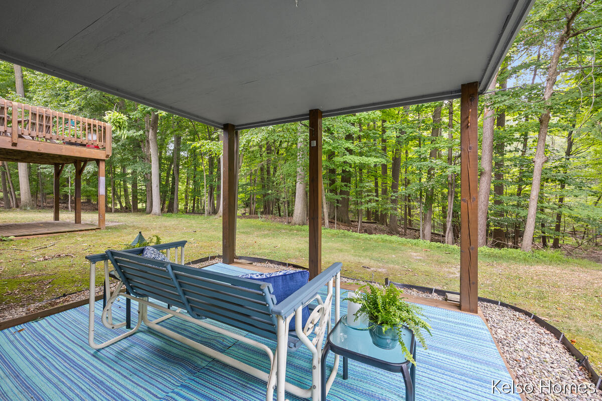 2122 S Cross Creek Drive SE Grand Rapids MI 49508