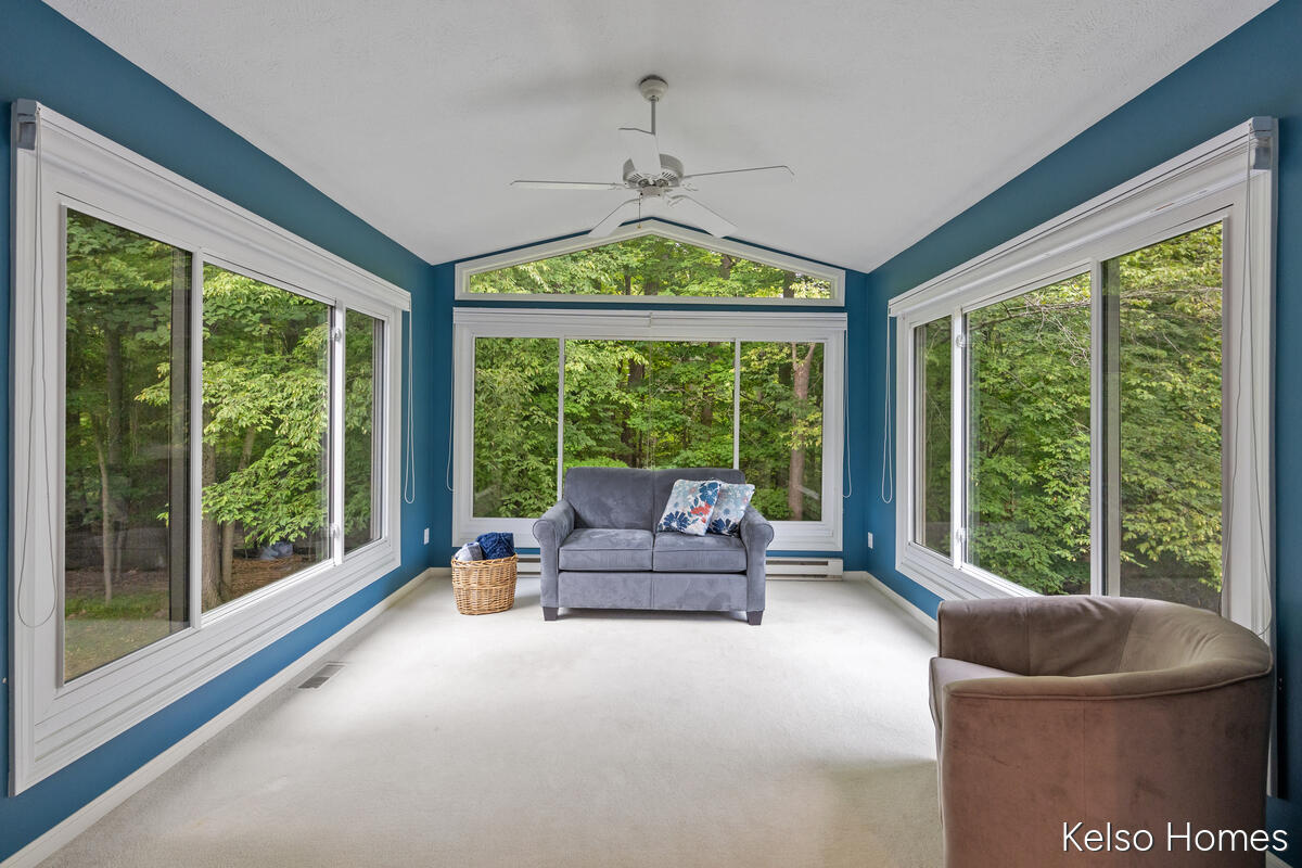 2122 S Cross Creek Drive SE Grand Rapids MI 49508