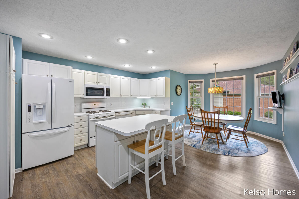2122 S Cross Creek Drive SE Grand Rapids MI 49508