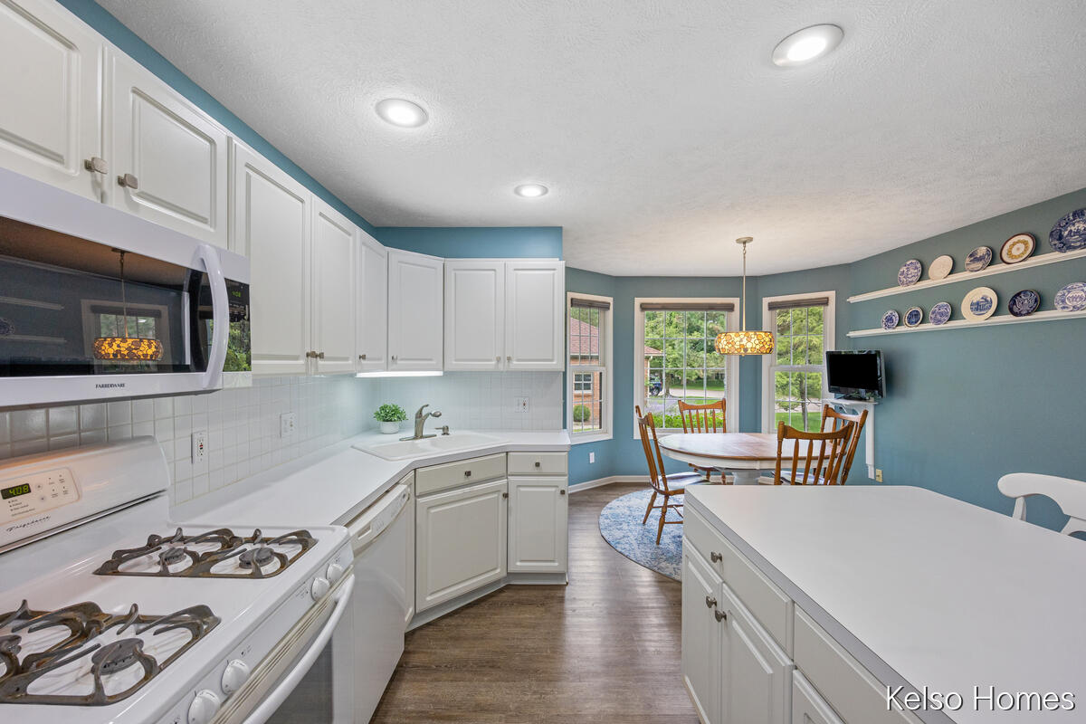 2122 S Cross Creek Drive SE Grand Rapids MI 49508