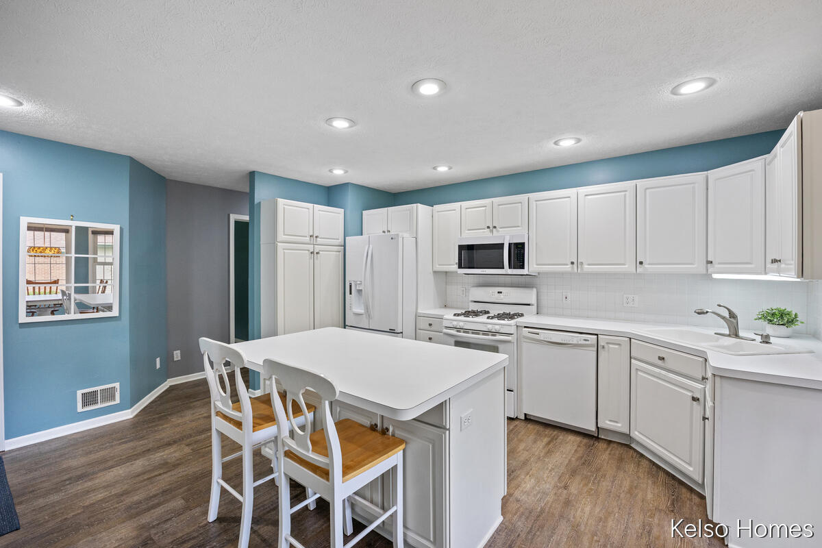 2122 S Cross Creek Drive SE Grand Rapids MI 49508