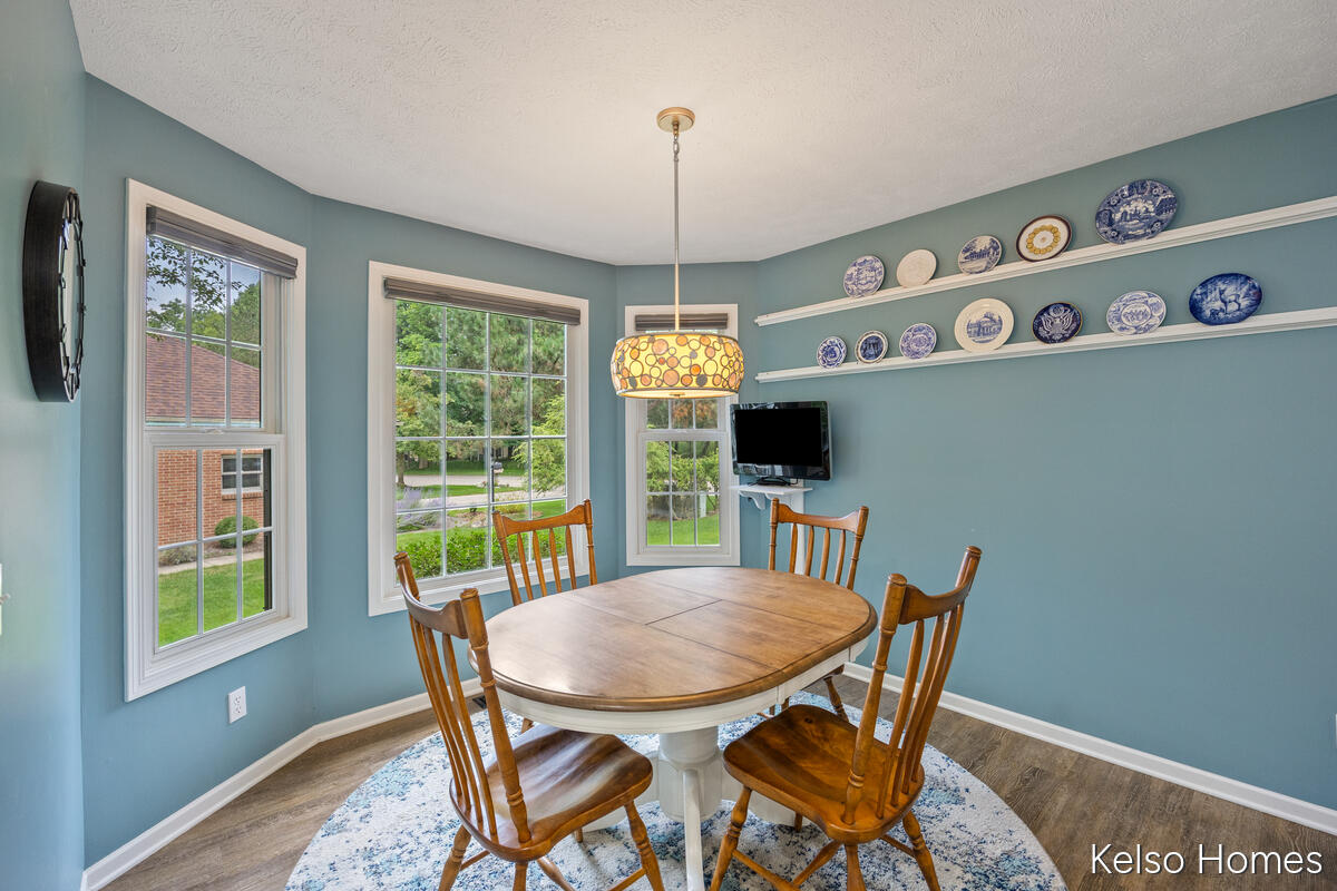 2122 S Cross Creek Drive SE Grand Rapids MI 49508