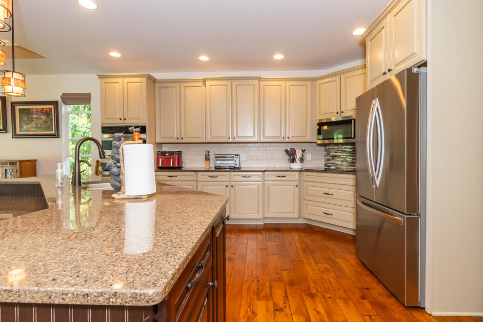 8904 Oakland Hills Circle Portage MI 49024