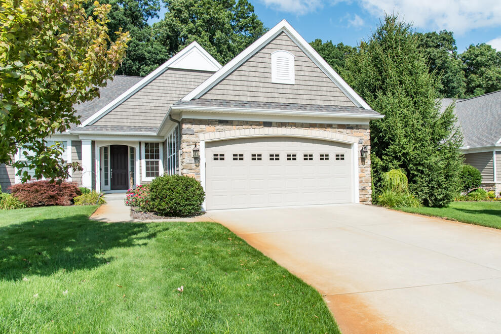 8904 Oakland Hills Circle Portage MI 49024