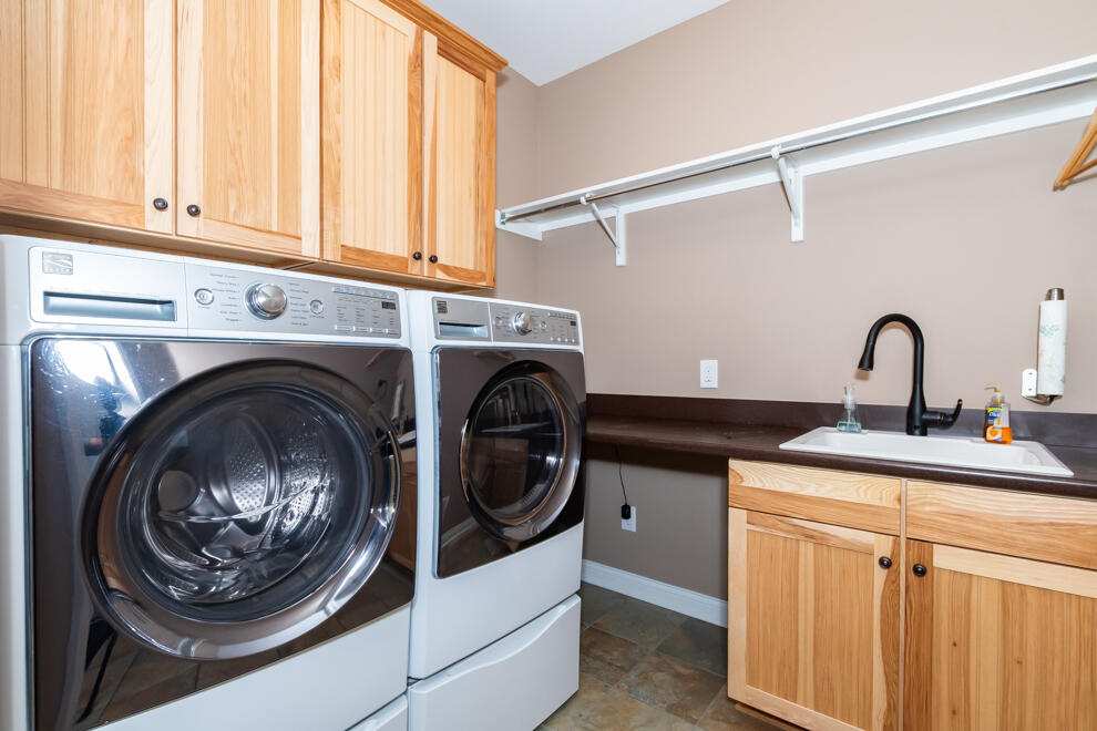 8904 Oakland Hills Circle Portage MI 49024