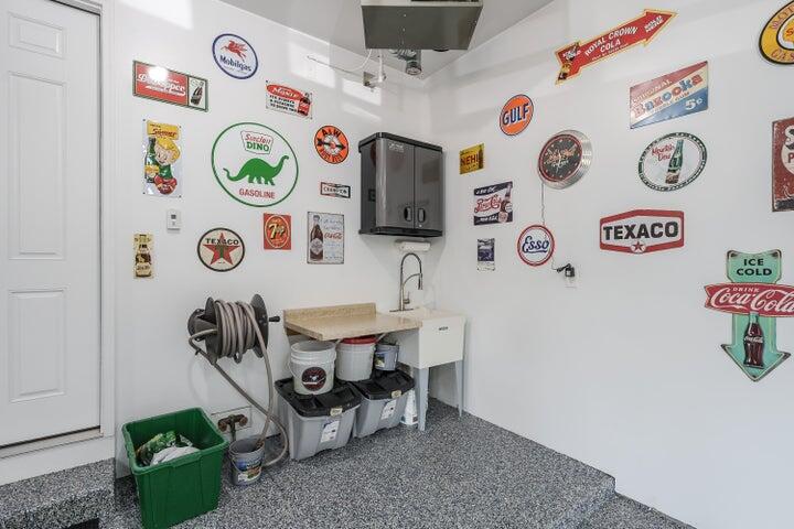 8904 Oakland Hills Circle Portage MI 49024