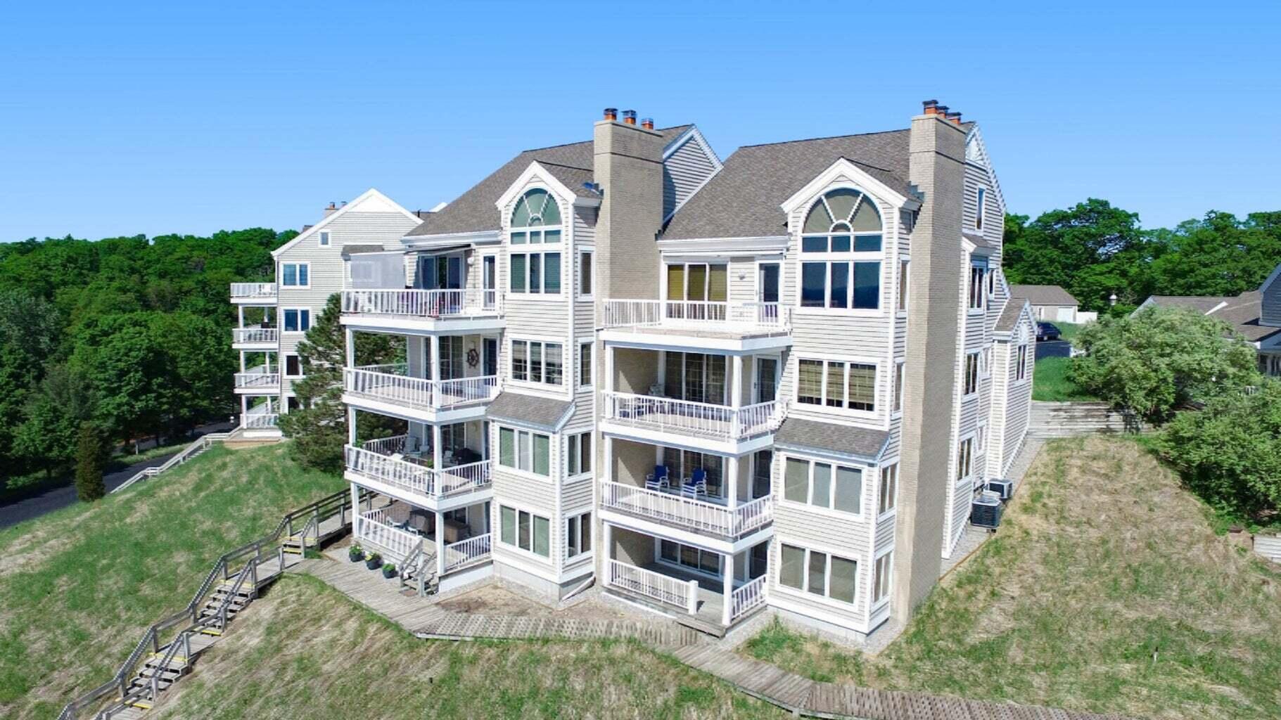 736 Spyglass Hill Holland MI 49424