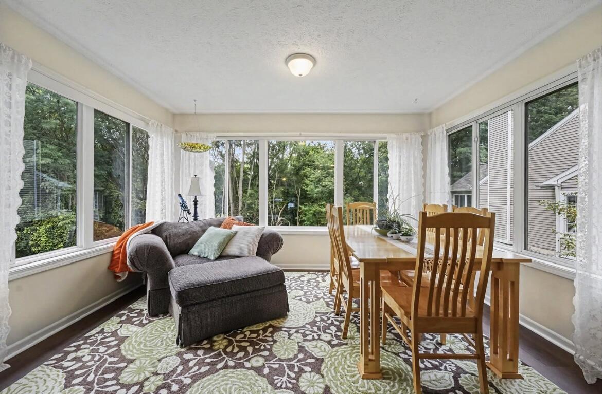 2017 Blue Bell Way Grand Rapids MI 49504
