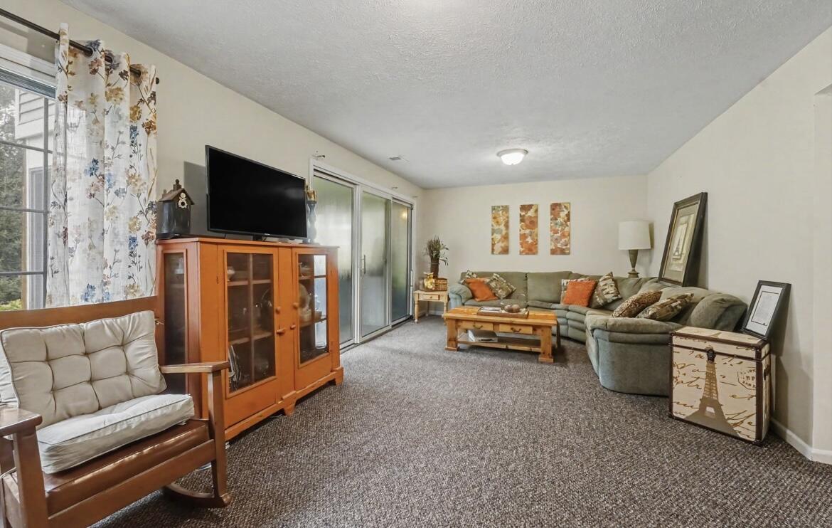 2017 Blue Bell Way Grand Rapids MI 49504
