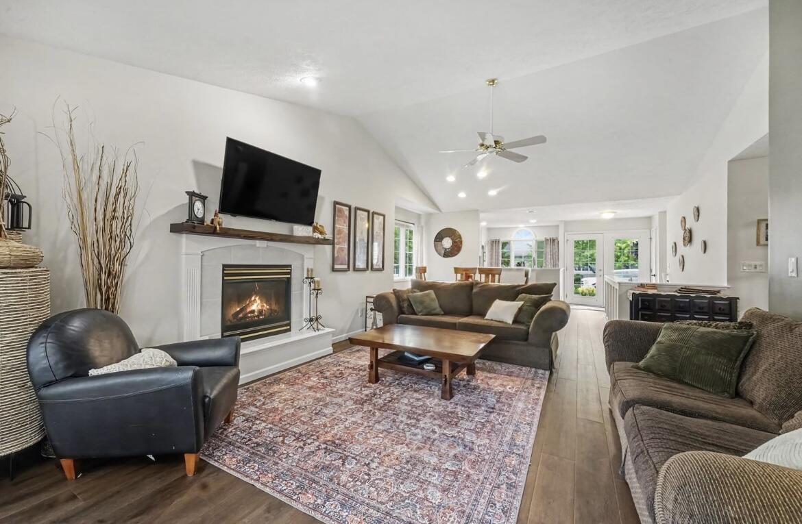 2017 Blue Bell Way Grand Rapids MI 49504