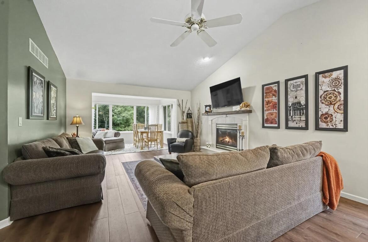 2017 Blue Bell Way Grand Rapids MI 49504