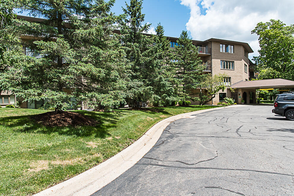 4040 Greenleaf Circle Kalamazoo MI 49008