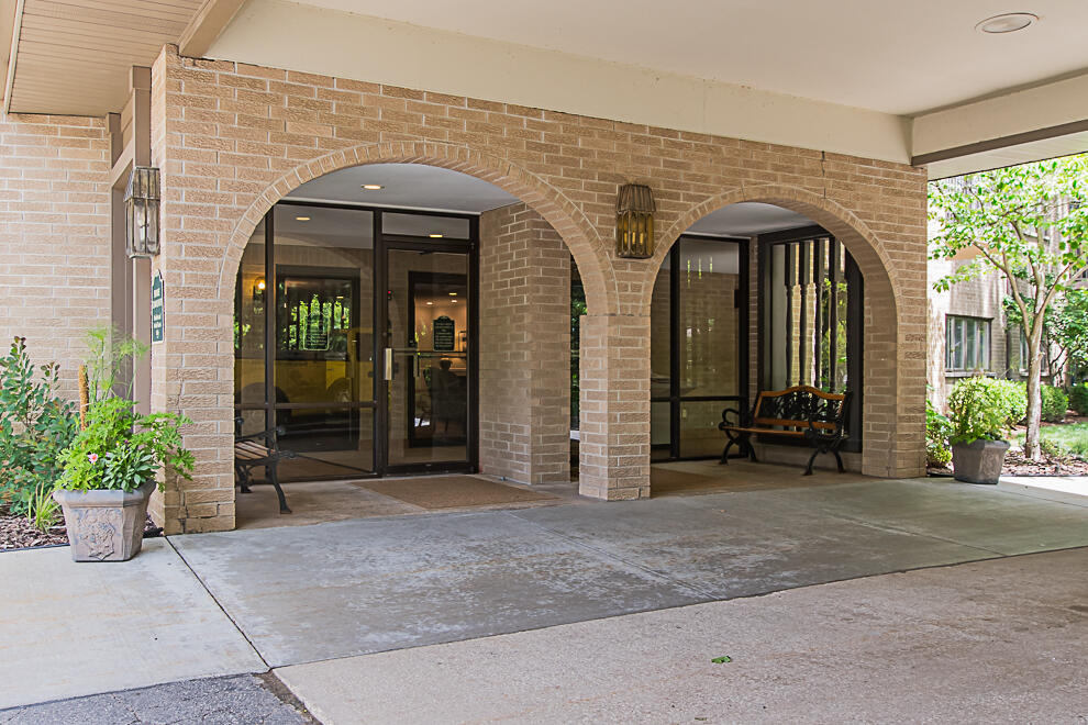 4040 Greenleaf Circle Kalamazoo MI 49008