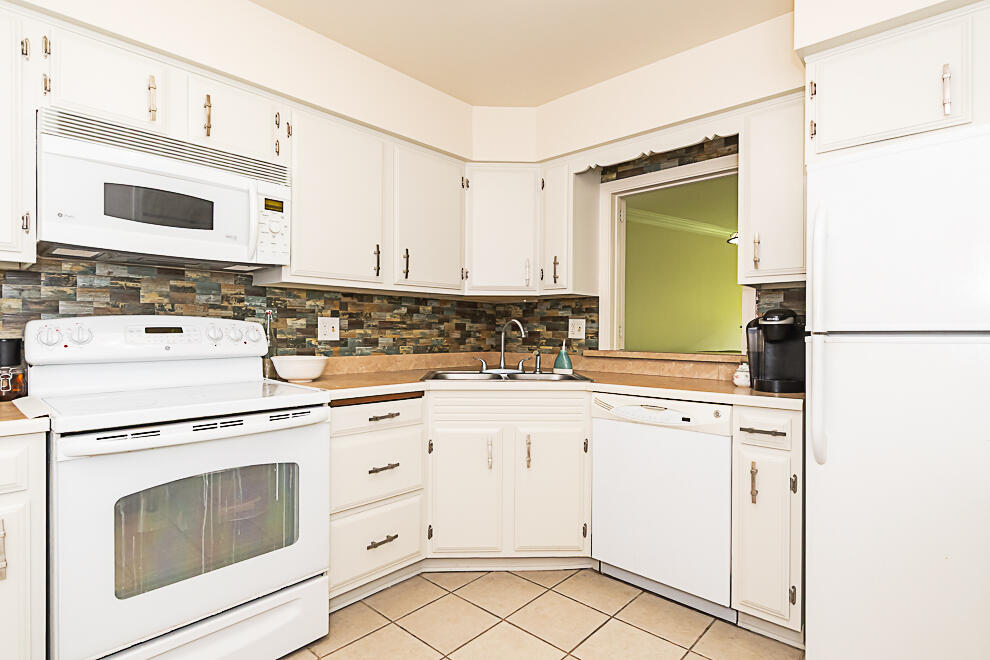 4040 Greenleaf Circle Kalamazoo MI 49008