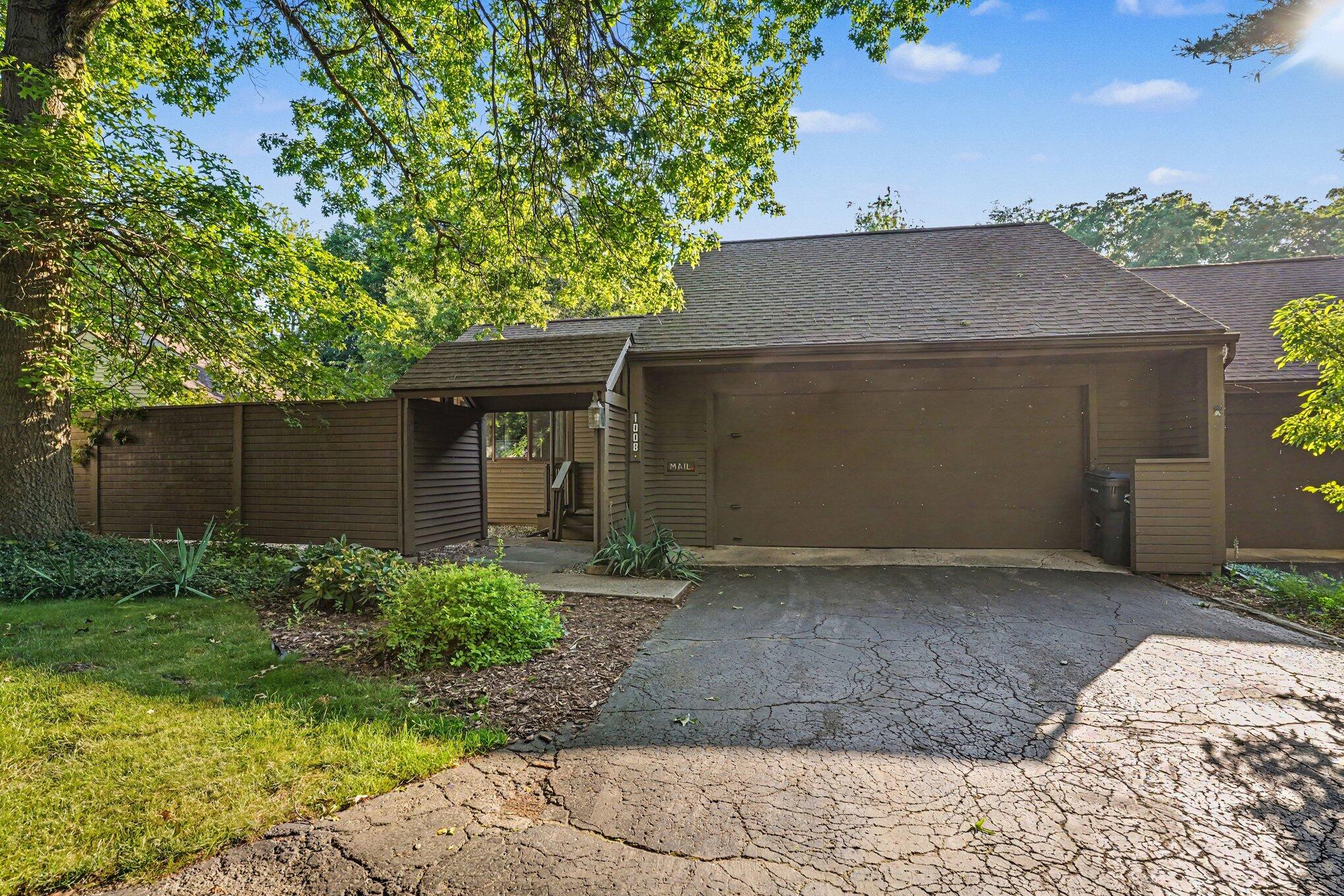 1008 Cohasset Lane Kalamazoo MI 49008