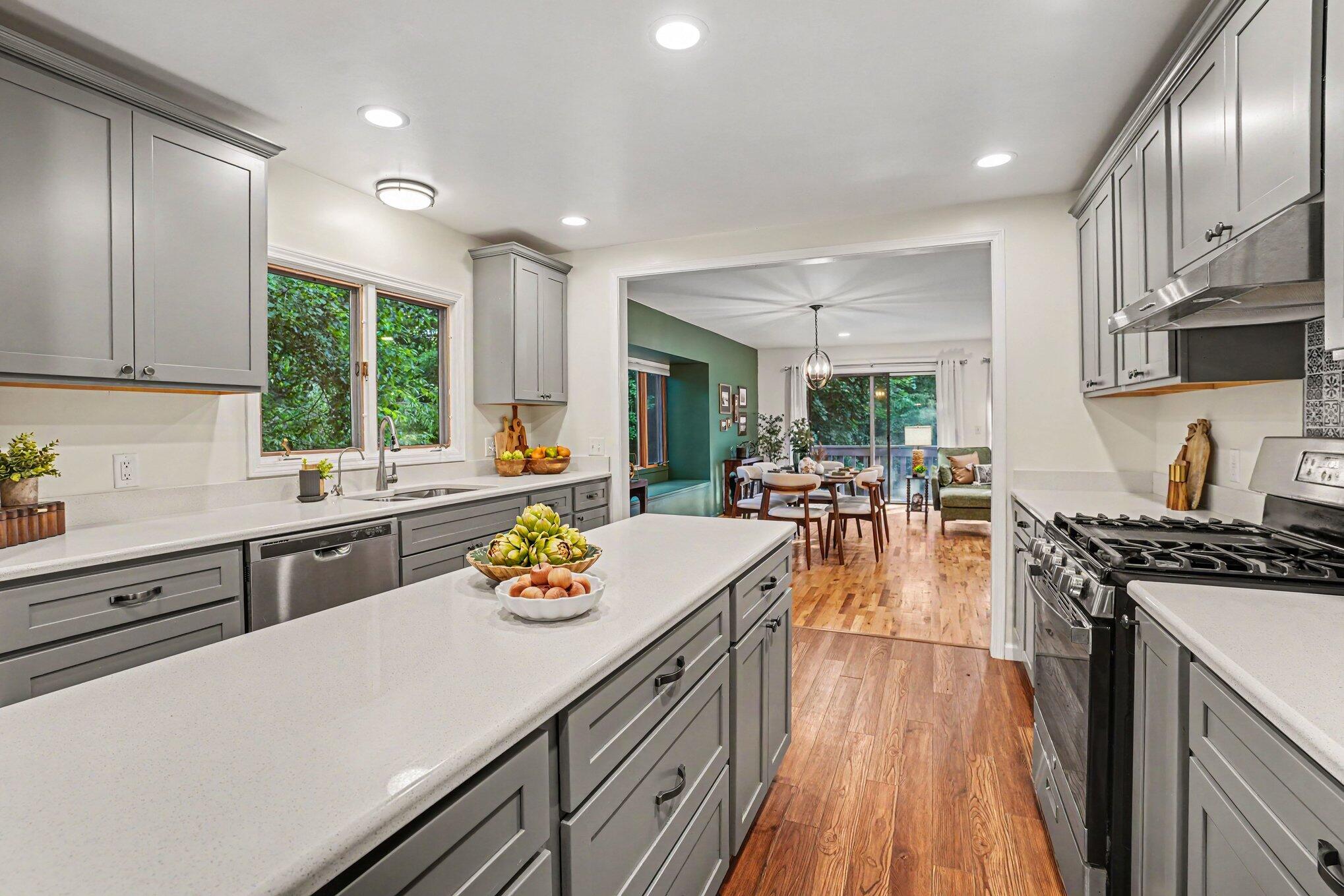 1008 Cohasset Lane Kalamazoo MI 49008