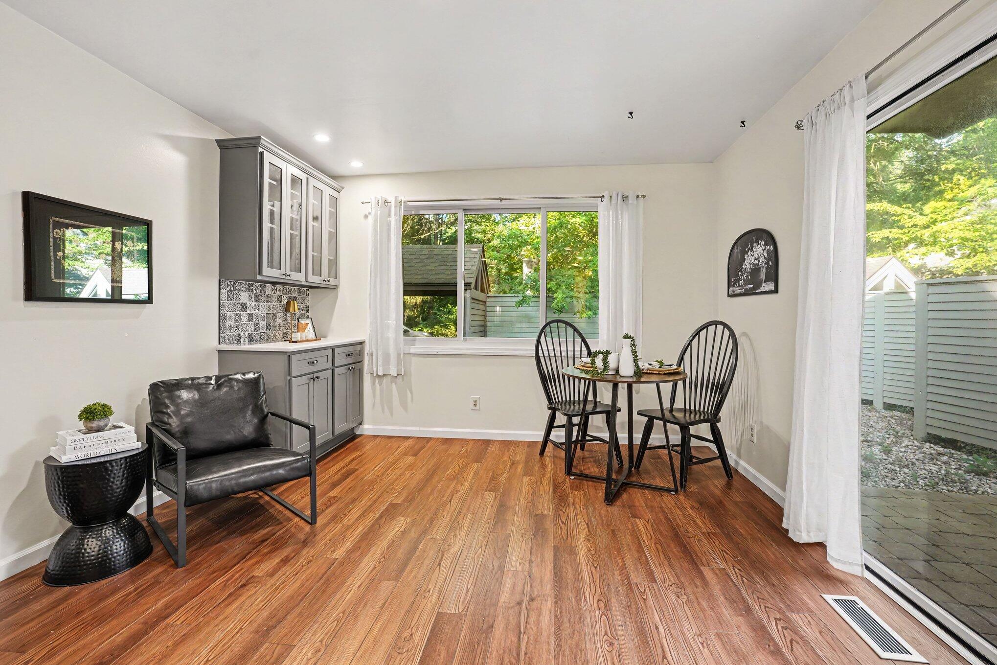 1008 Cohasset Lane Kalamazoo MI 49008