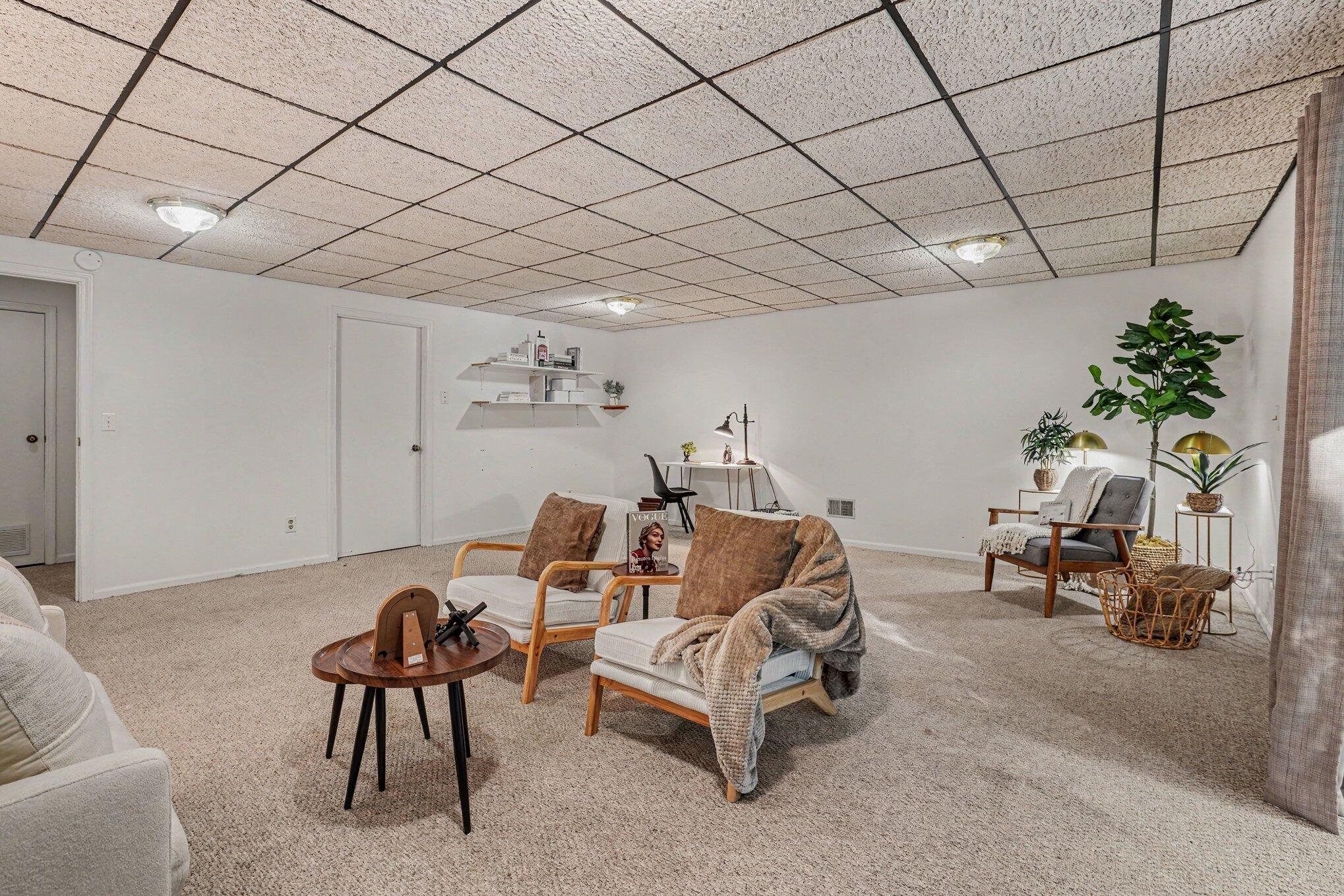 1008 Cohasset Lane Kalamazoo MI 49008