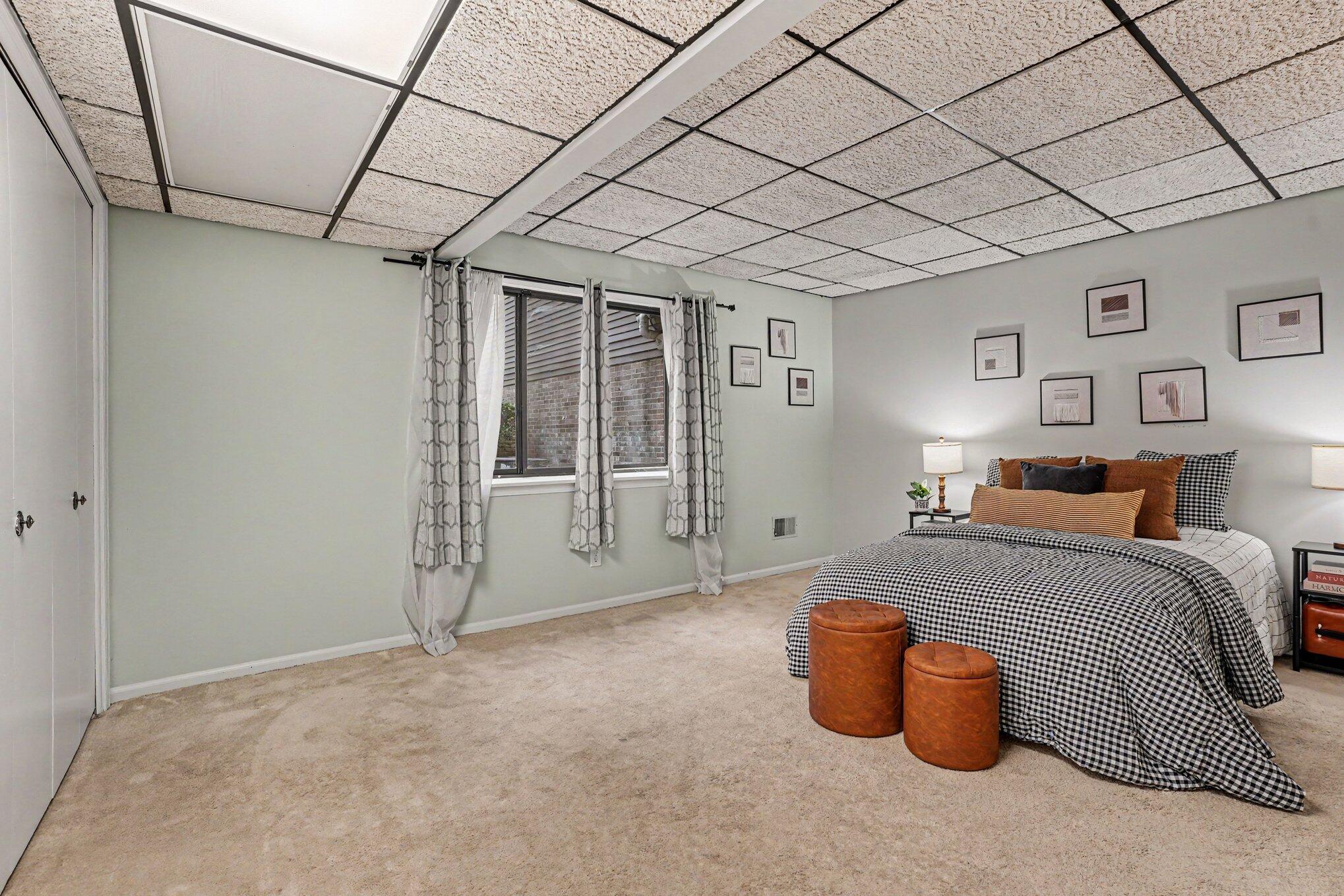 1008 Cohasset Lane Kalamazoo MI 49008