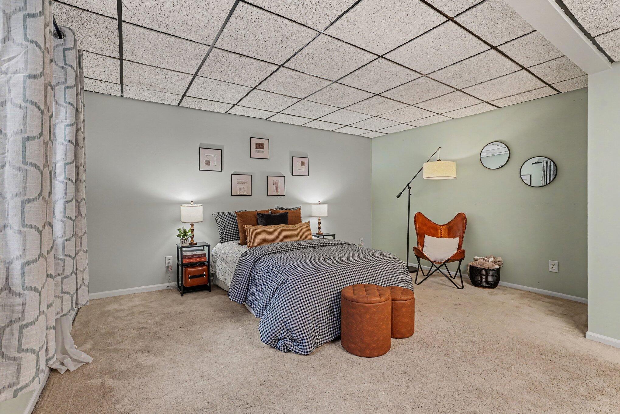 1008 Cohasset Lane Kalamazoo MI 49008