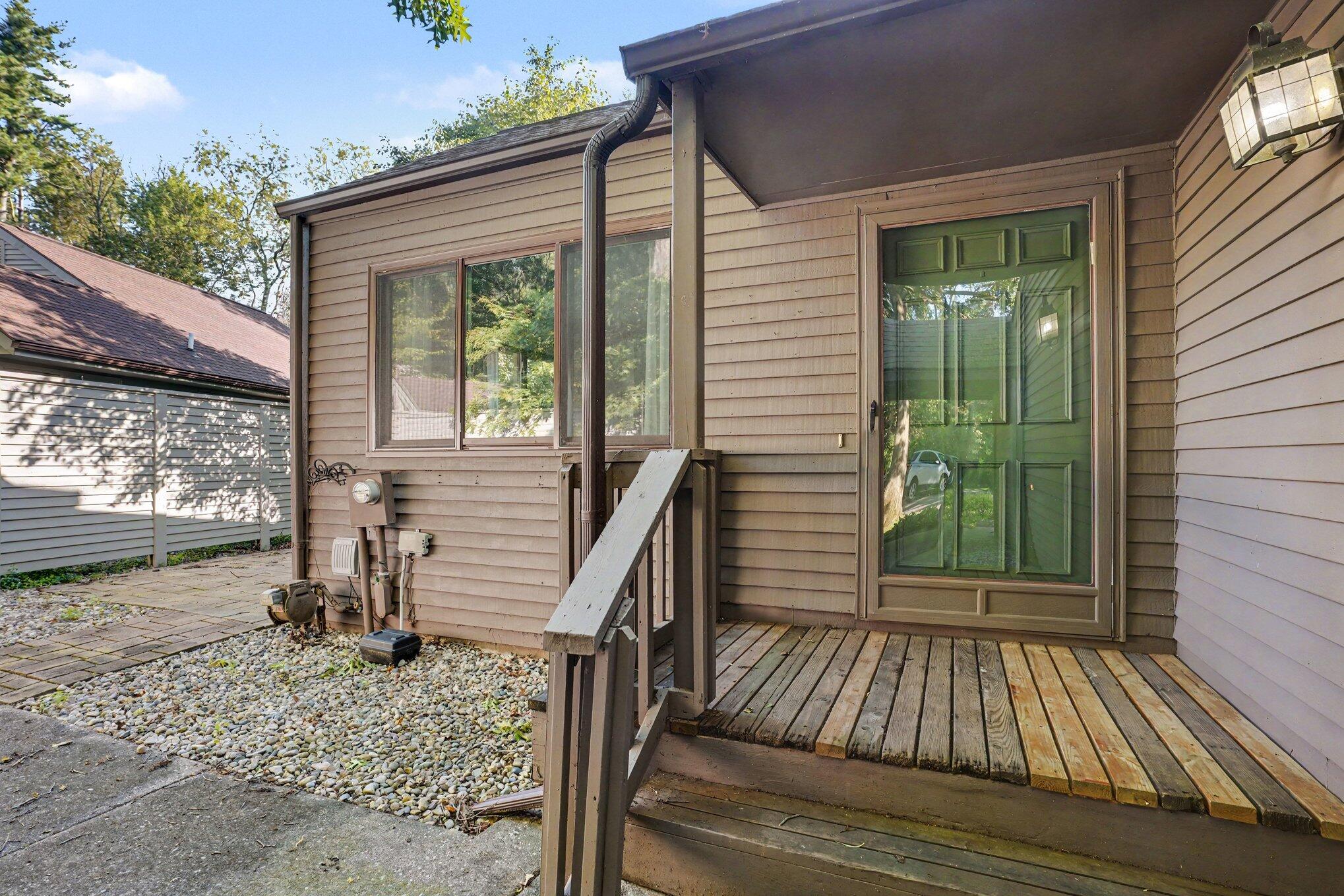 1008 Cohasset Lane Kalamazoo MI 49008