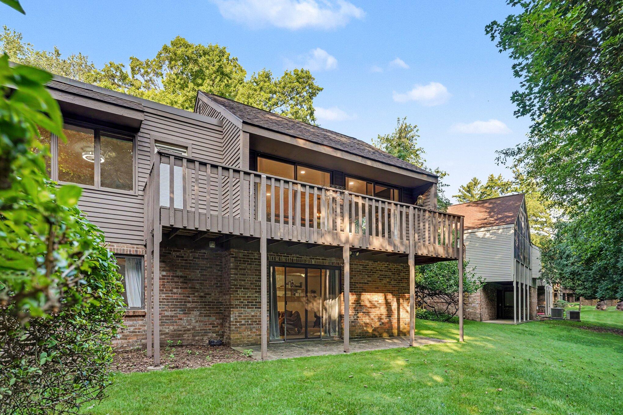1008 Cohasset Lane Kalamazoo MI 49008