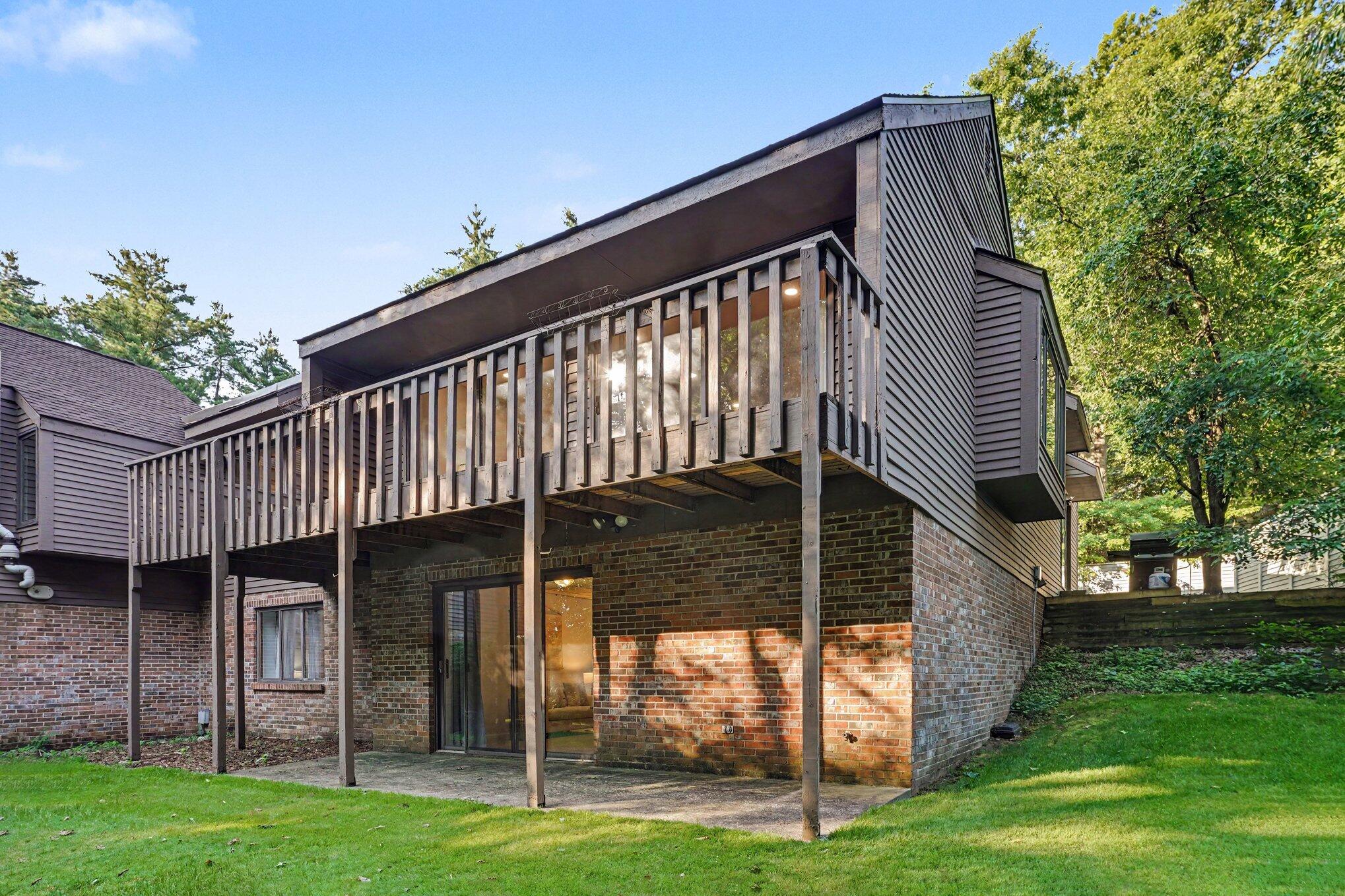 1008 Cohasset Lane Kalamazoo MI 49008