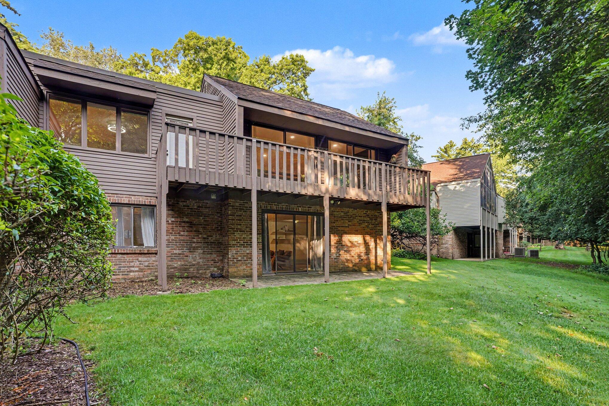 1008 Cohasset Lane Kalamazoo MI 49008