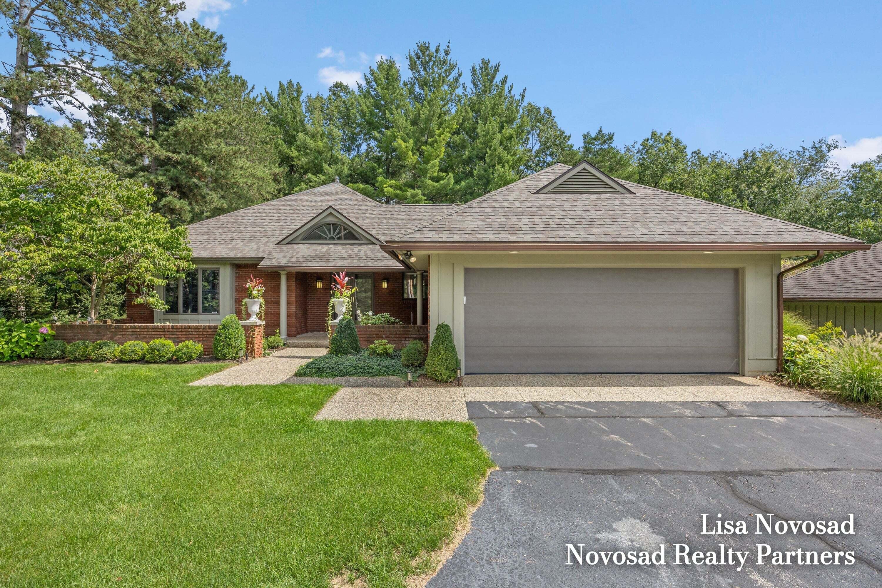 3589 Charlevoix Drive SE Grand Rapids MI 49546