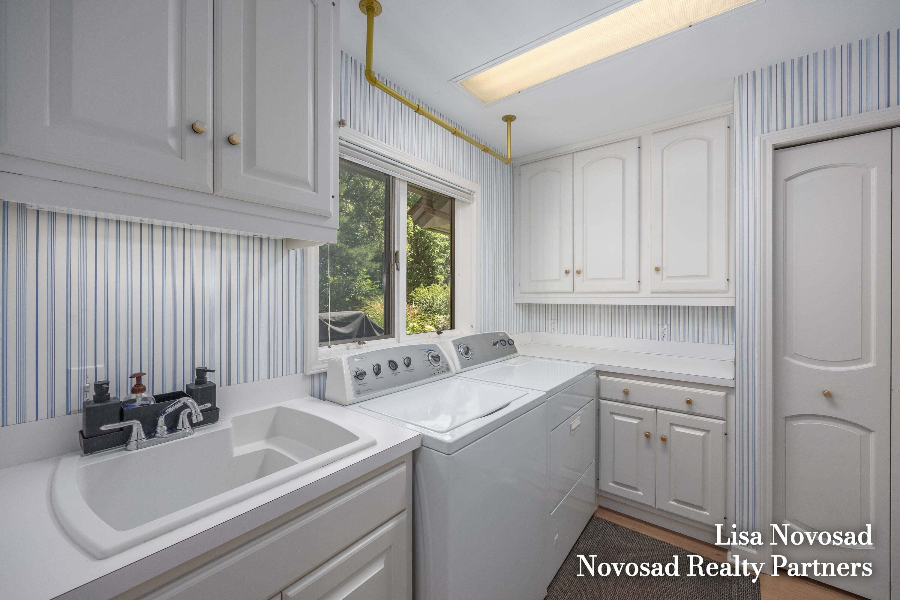 3589 Charlevoix Drive SE Grand Rapids MI 49546